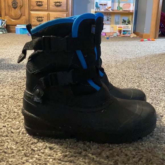 blue skechers boots